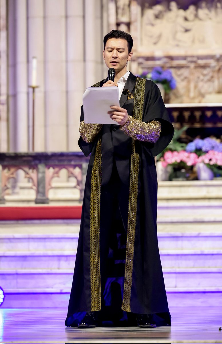 ScottDionBrown's tweet photo. MC duties at Paraíso: Heaven and Earth!
#toronto #events #fashion https://t.co/mJMXA0uq7A