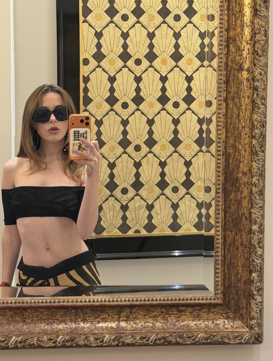 Kiernan Shipka Updates tweet media