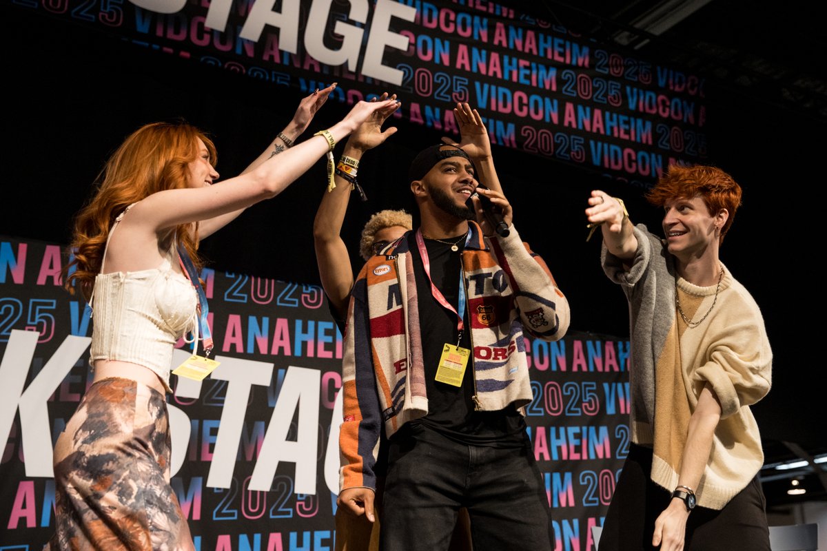 VidCon tweet media