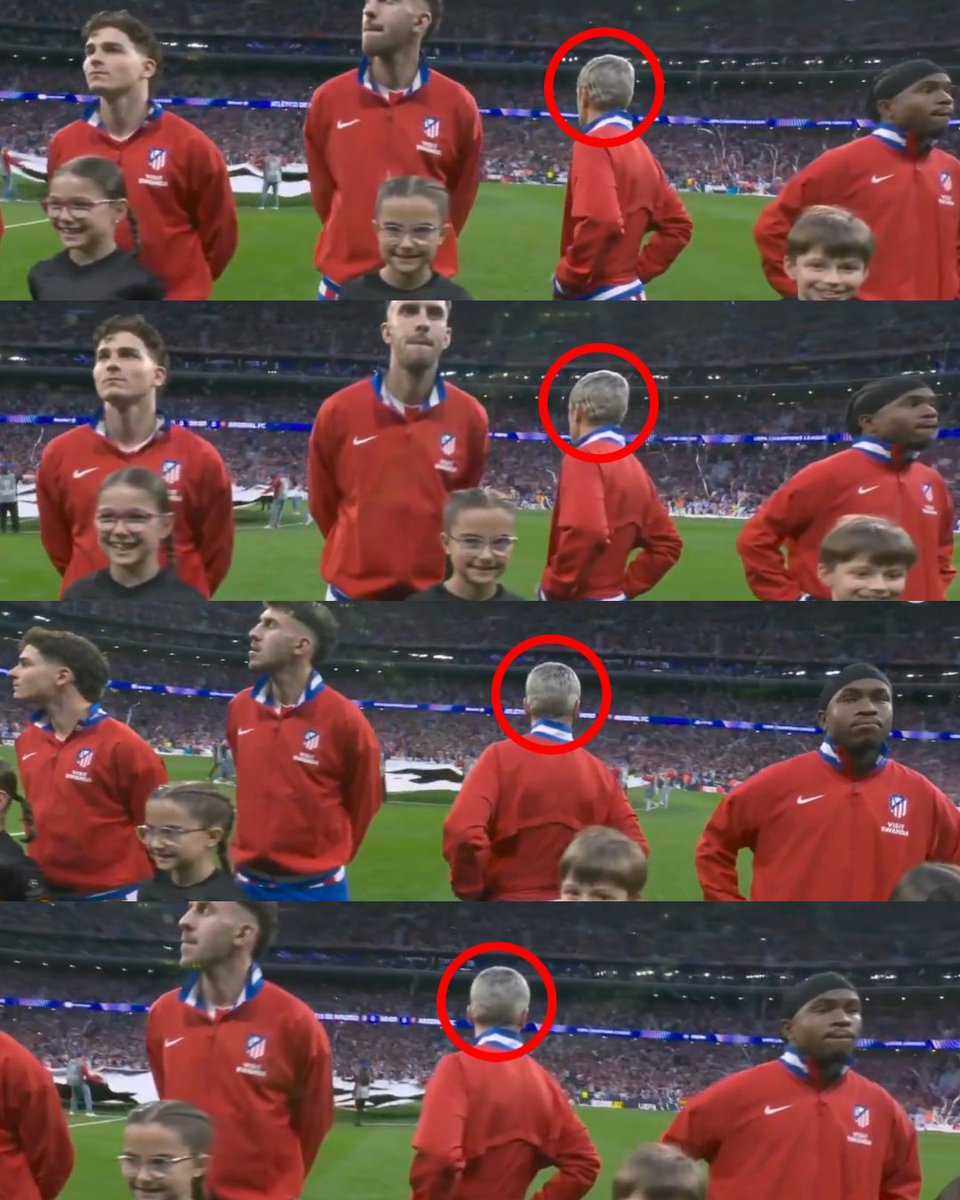 Y mientras sonaba el himno de la Champions League, Antoine Griezmann rompió el protocolo para disfrutar del ambiente de la afición del Atlético de Madrid en El Metropolitano. Sabe que es su ÚLTIMO PARTIDO de Copa de Europa en suelo rojiblanco y no quiso perderse ningún detalle