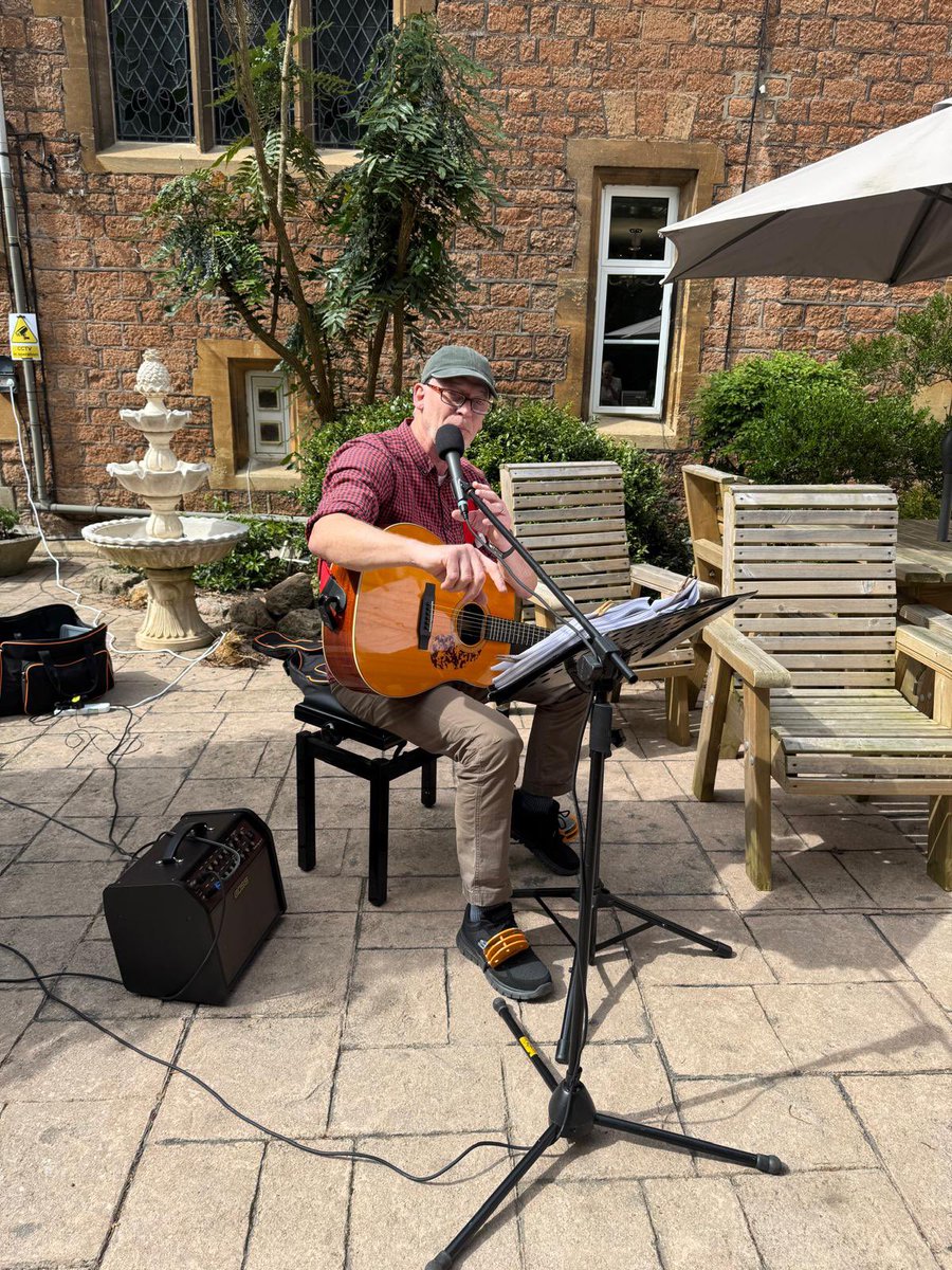Bristolcarehome's tweet image. Sunshine, Smiles &amp;amp; Sweet Treats at Glebe House ☀️🍦

This afternoon at Glebe House, the sun was shining, so we thought it would be a great idea to take our first entertainment session outside !

#GlebeHouse #CareHomeLife #MakingMemories #SunshineDays #OutdoorFun