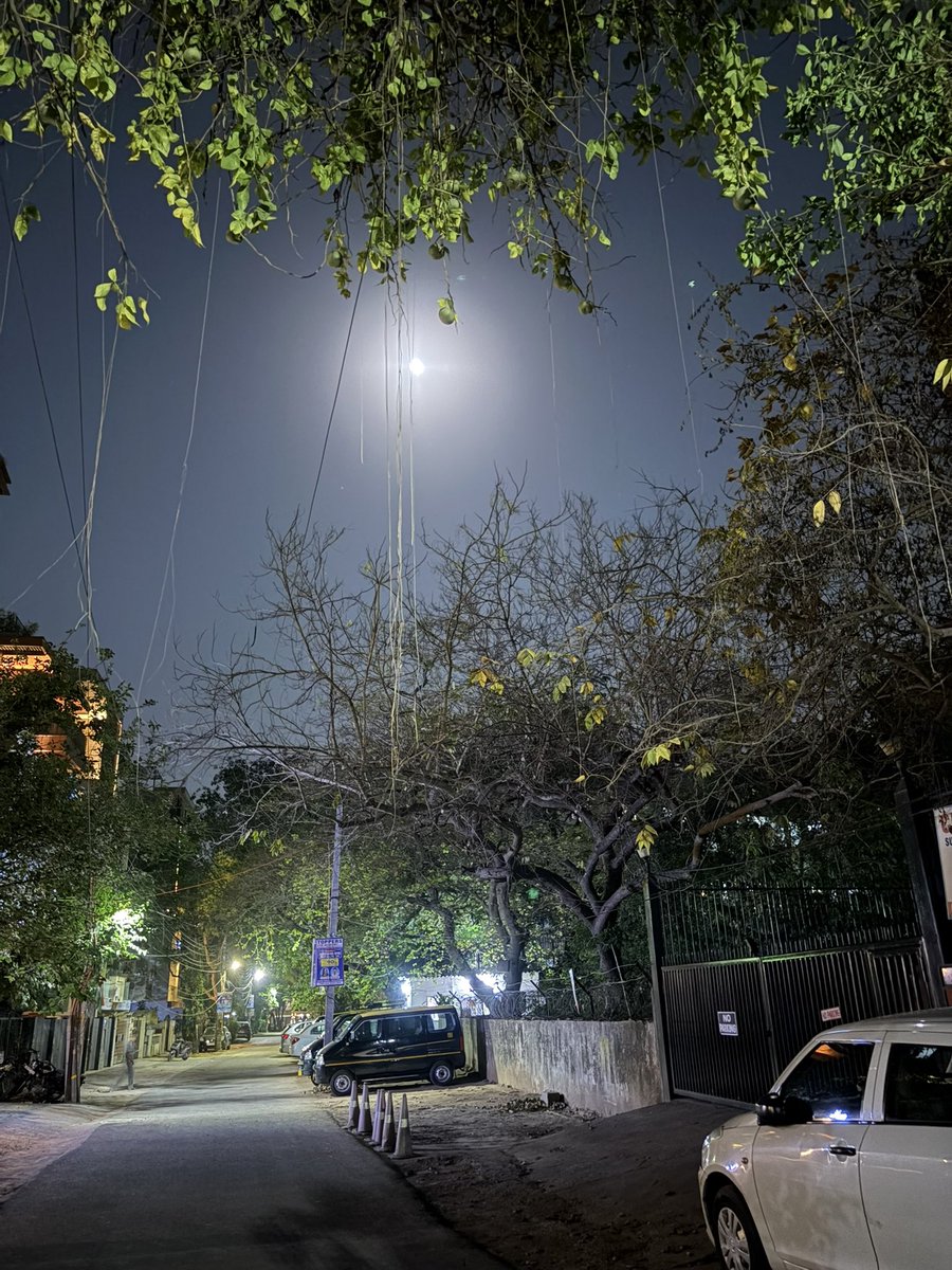 AuthorTanima's tweet image. Chand para, para-e-chand.

#chand #moon #delhi #newdelhi