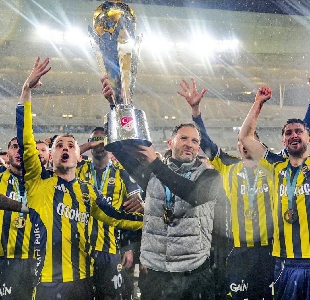 cemkavaz's tweet photo. @ahmetkonanc #HocamızınYanındayız https://t.co/0qs7J70yEW