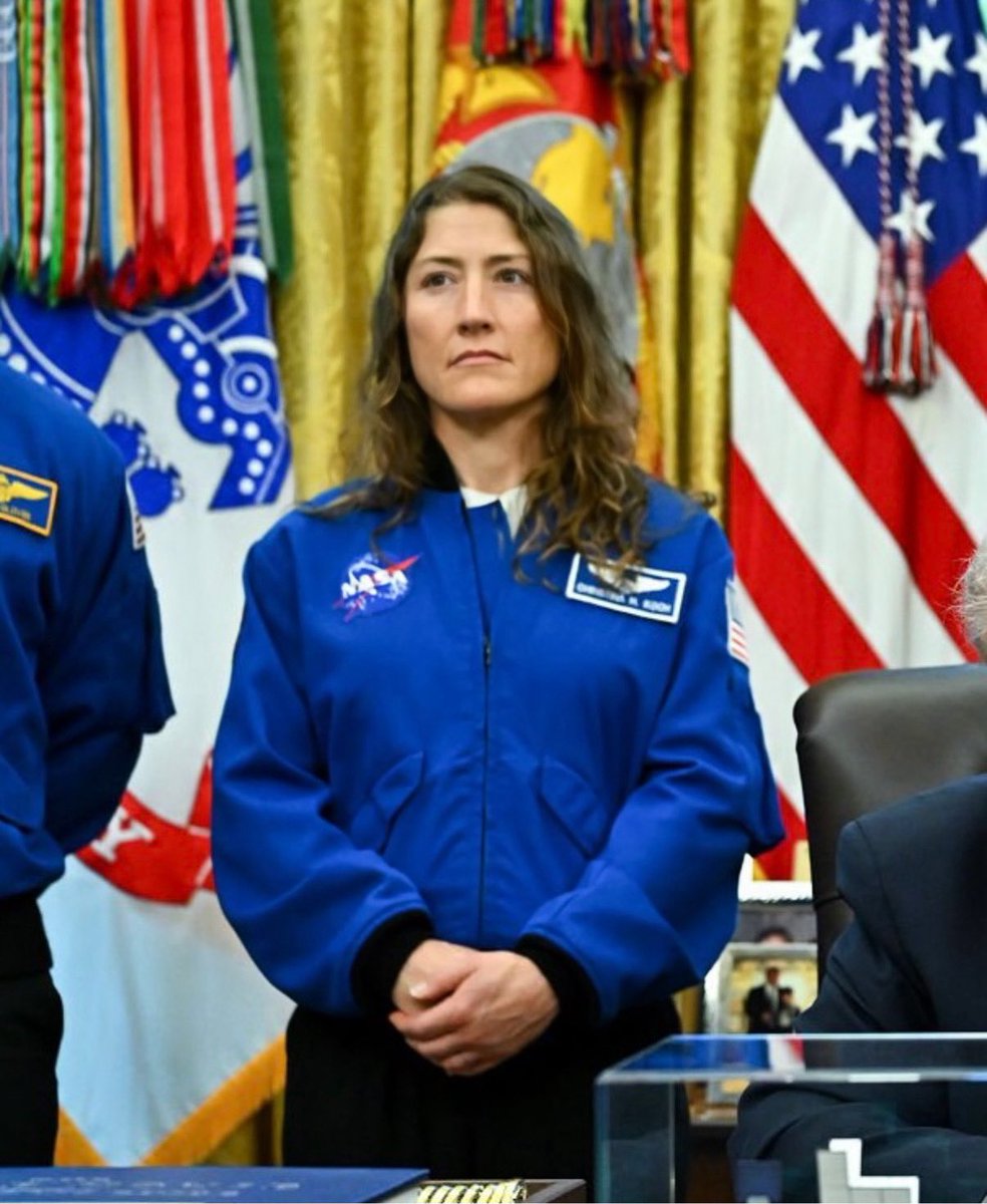 jules ⏾ tweet media