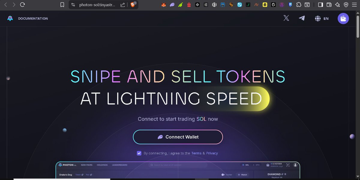 MTheMoneyApe's tweet photo. Un sitio web puede parecer inofensivo, pero hay que fijarse muy pero muy bien en el link, en este caso tenemos Photon (el original es @tradewithPhoton) pero este sitio termina en .pw

Drainer                           ///                    Real https://t.co/vYYNr7xt88