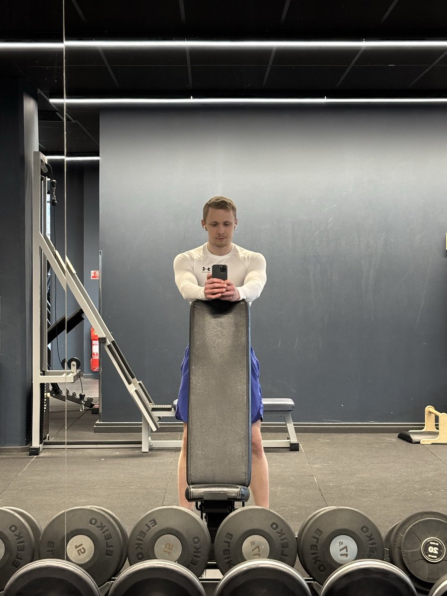 drgur12's tweet photo. Push 
#gym #fitness https://t.co/HpKPz4oi0K