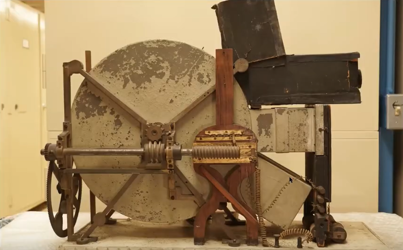 RealPreCinema's tweet photo. Go to the X timeline of historian Peter Domankiewicz who in 2023 visited the Smithsonian and dug up the Levison camera. 

This X video @Domankiewicz explains it all and / or you can go directly to https://t.co/yOOXm6EE7d . Thank you  Peter for your excavation of the Wallace Levison camera.