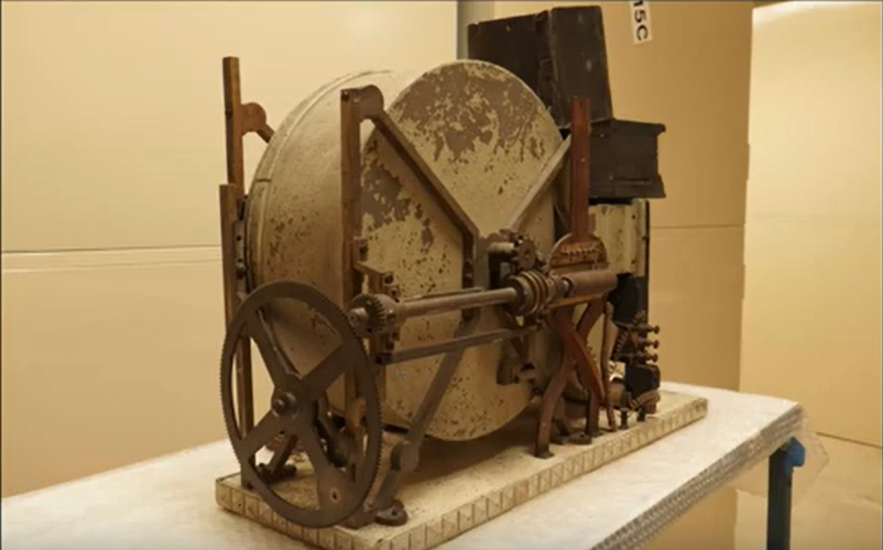 RealPreCinema's tweet photo. Go to the X timeline of historian Peter Domankiewicz who in 2023 visited the Smithsonian and dug up the Levison camera. 

This X video @Domankiewicz explains it all and / or you can go directly to https://t.co/yOOXm6EE7d . Thank you  Peter for your excavation of the Wallace Levison camera.