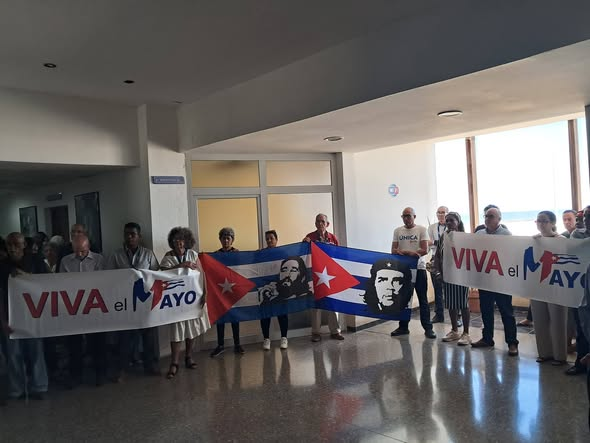 MinturCuba's tweet photo. 🇨🇺Los trabajadores del MINTUR reafirman su apoyo a la Revolución. El turismo, como expresión de nuestra cultura y hospitalidad, también se suma a la defensa de la soberanía.
El 1o de Mayo estarán presentes en la Tribuna Antimperialista.🇨🇺

#CubaEstaFirme #LaPatriaSeDefiende https://t.co/qaGb9gnZXV