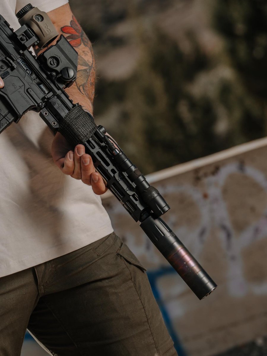 gqarmory's tweet image. Ramble on // 2 of mans best friends.
GQ Paladin + Doggo 
@LancerSystems 

#gq #doggo #pupper