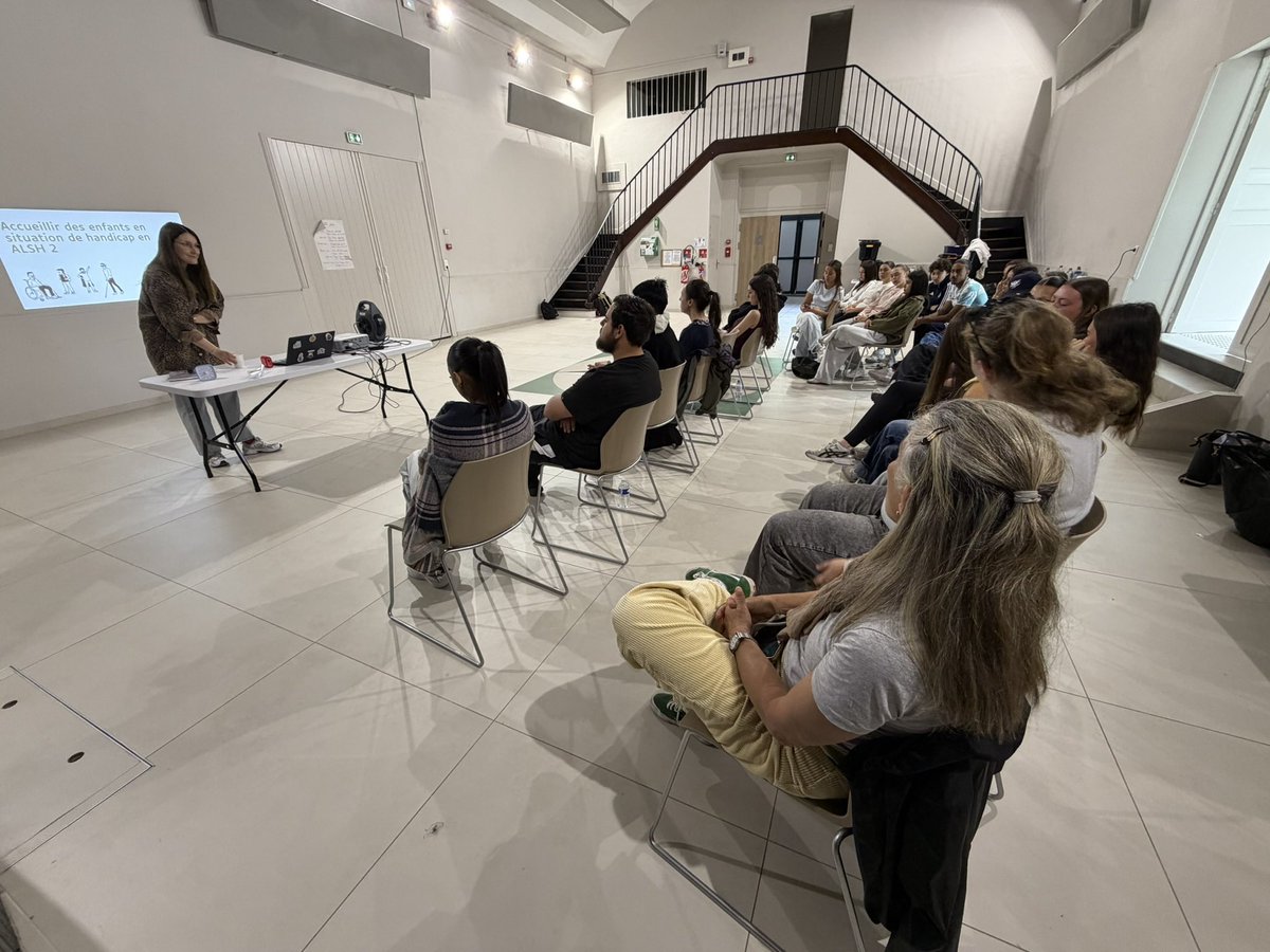 Bijman83's tweet image. L’inclusion se construit dès la formation ♿💡

Lors de la session d’approfondissement #BAFA organisée avec @LeoLagrange, PARIH 83 est intervenue sur l’accueil des enfants en situation de handicap en ACM 🤝

Des échanges riches et des outils concrets pour intégrer le #handicap.