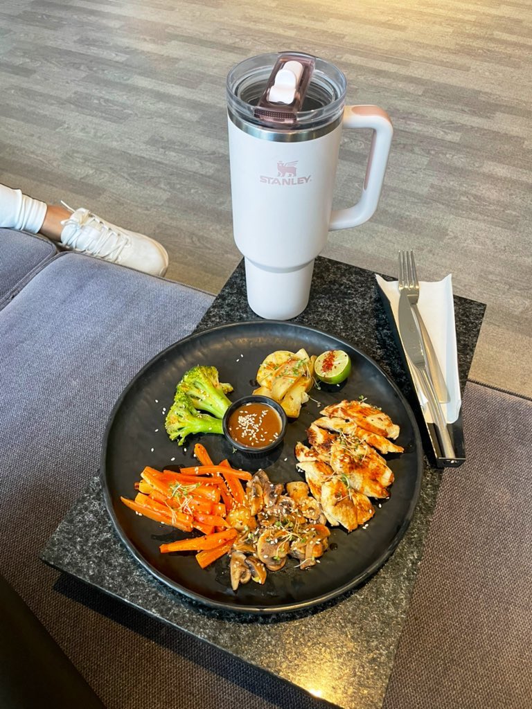 ری را🪭 tweet media