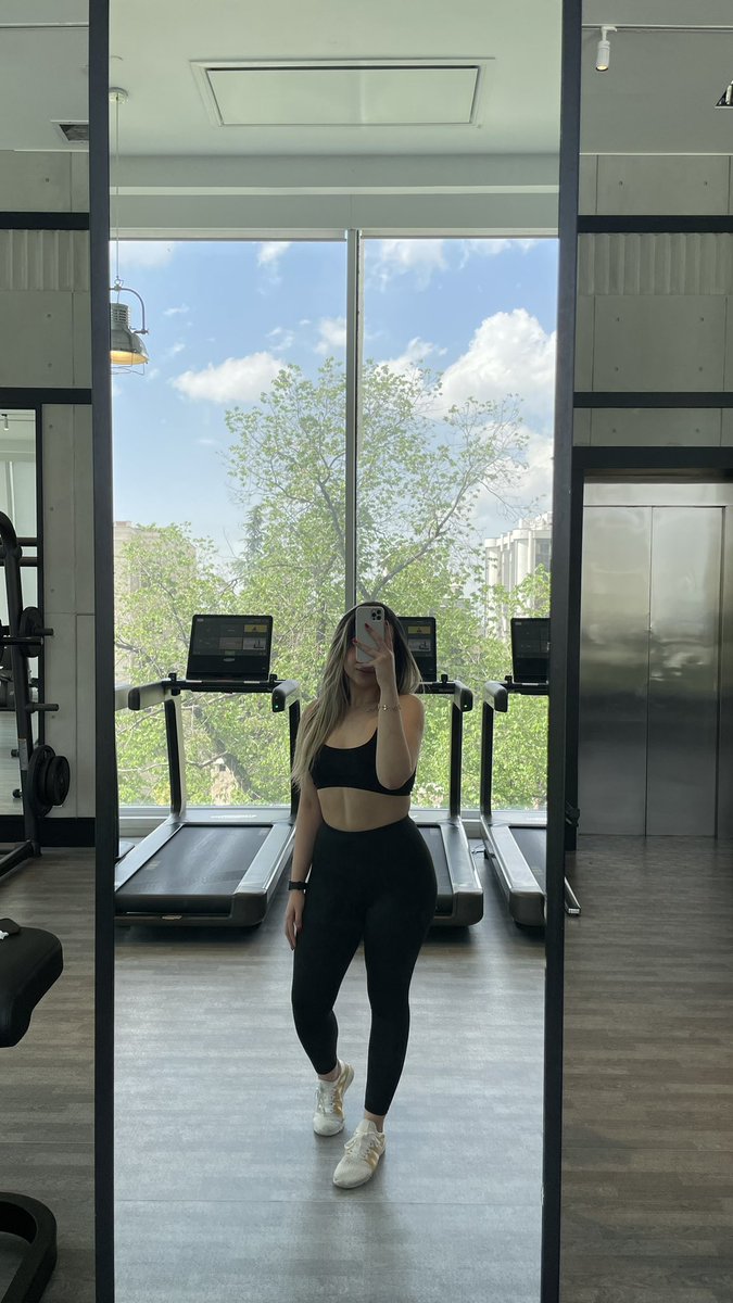 ری را🪭 tweet media