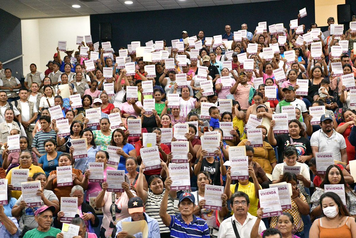 Así Lo Dijo El Tabasqueño | Vía <a href="/HectorTapia_/">Héctor Tapia</a> 

170,000 familias tabasqueñas no son dueñas del suelo que pisan. Fue decisión, no mala suerte.
🔗 eltabasqueno.com/viviendas-bien…

#Tabasco #Vivienda #ElTabasqueño