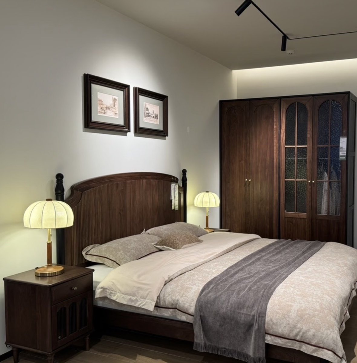 GVAwoodUSA's tweet image. Solid wood furniture brings warmth, balance, and lasting value into everyday living. Clean lines, natural textures, and timeless design create calm, cohesive interiors. #homedecor #interiordesign #furniture

Available on Amazon