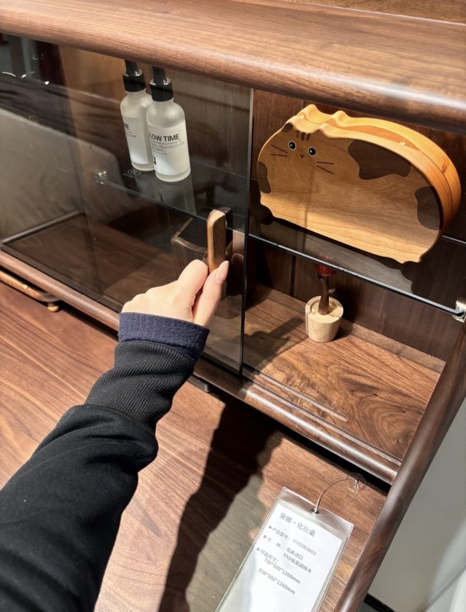 GVAwoodUSA's tweet image. Solid wood furniture brings warmth, balance, and lasting value into everyday living. Clean lines, natural textures, and timeless design create calm, cohesive interiors. #homedecor #interiordesign #furniture

Available on Amazon