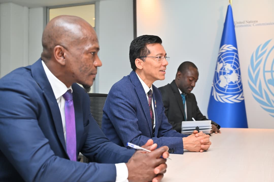 ECA_OFFICIAL's tweet image. key highlights included strengthening collaboration between ECA/AU via the joint Framework on #Development, #Peace &amp;amp; Security and #HumanRights, as well as addressing resources constraints and youth unemployment.