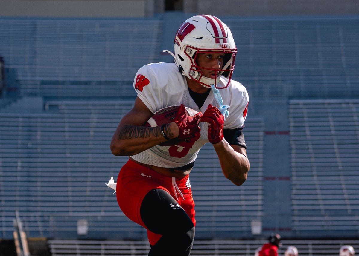 Wisconsin Football tweet media