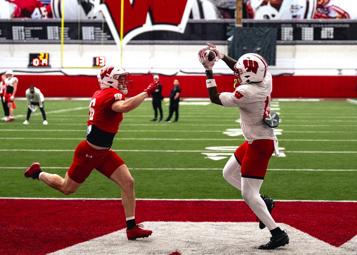 Wisconsin Football tweet media