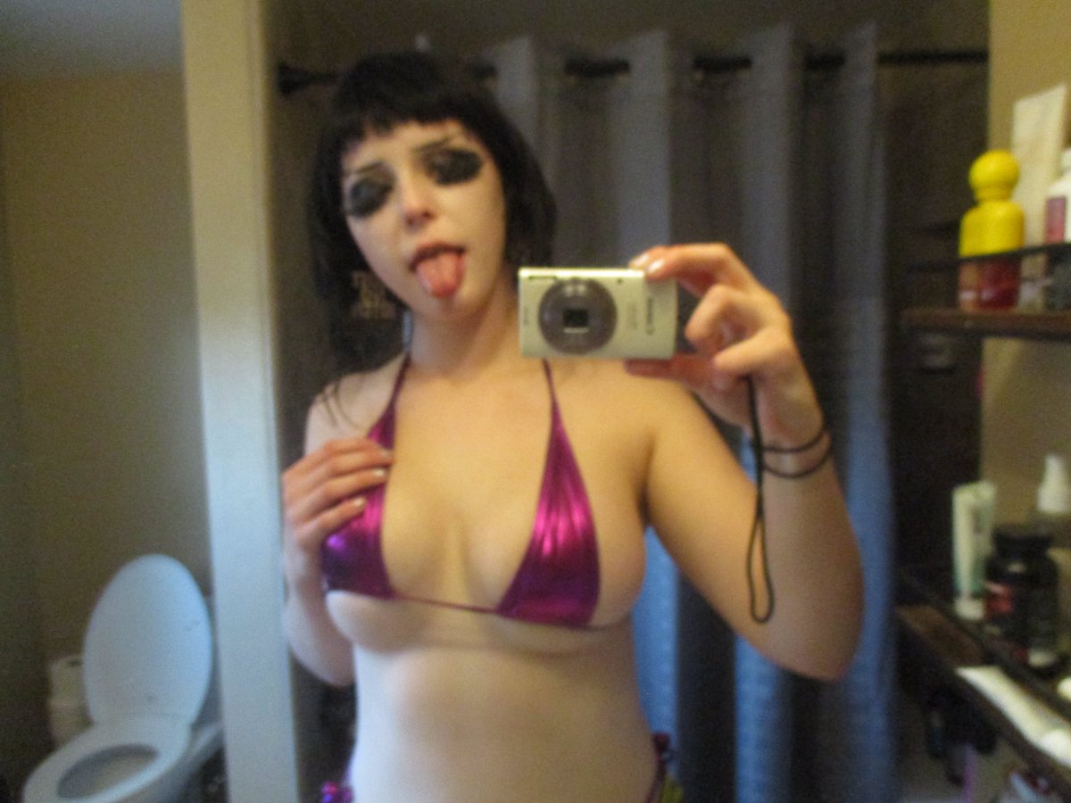 bar6ie6's tweet image. it’s finally summer