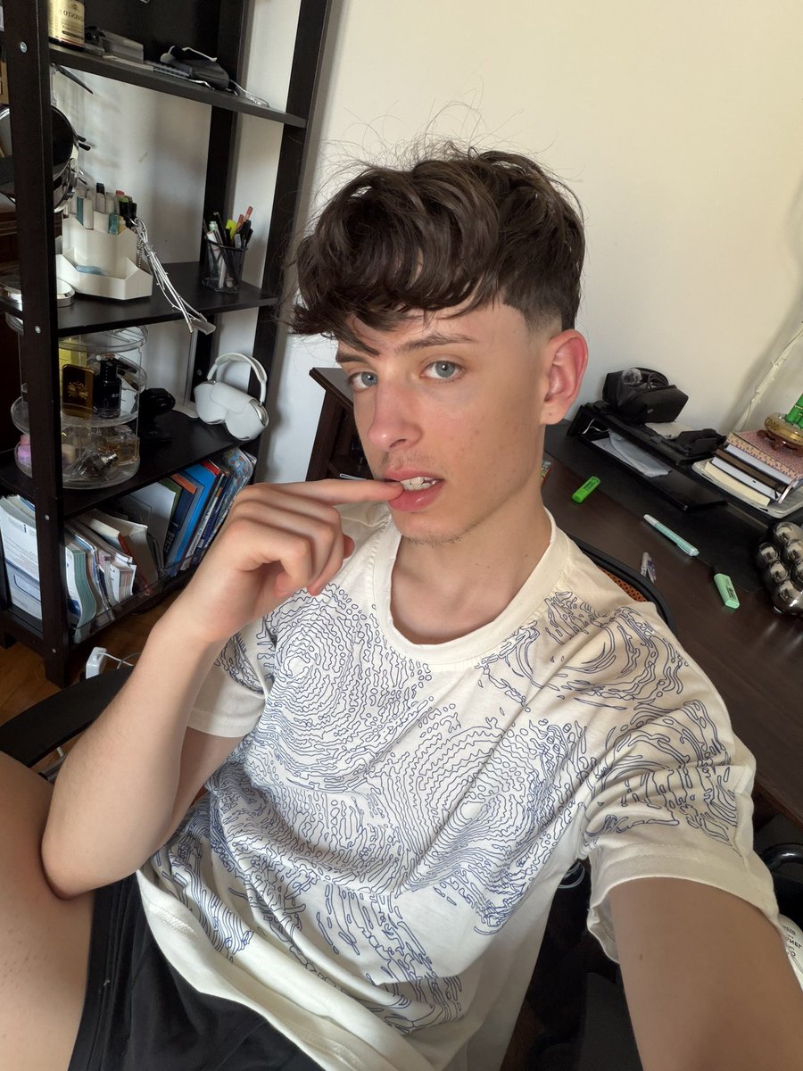 fresh hair cut 👀