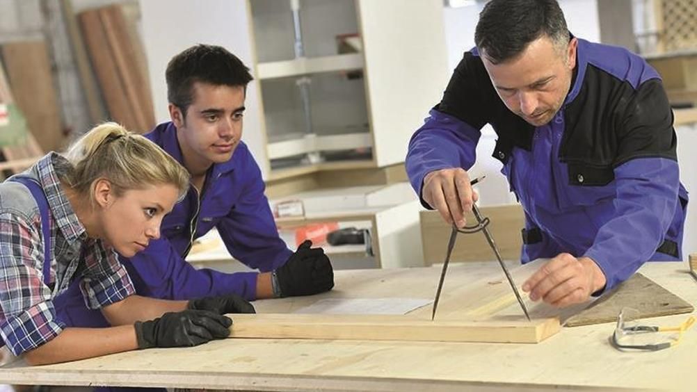 SecEd_Education's tweet image. The govt's planned post‑16 destinations guarantee could reshape how #schools guide pupils into FE, apprenticeships &amp;amp; training. Claire Green – @ASCL_UK – on what it will mean for your school &amp;amp; how can we can support students at risk of becoming #NEET buff.ly/0JiiHHG