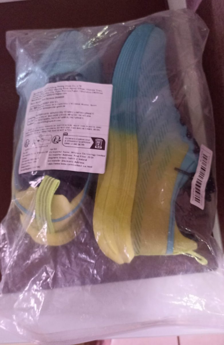 oeunetto's tweet image. A maioria dos corredores não pensa nas funções dos tênis antes de comprar. Eles compram um par de tênis e usam pra tudo: corridas leves, longas, treinos, provas etc... Compram pela marca ou modelo. Concorda ou é exagero? 

#corridaderua