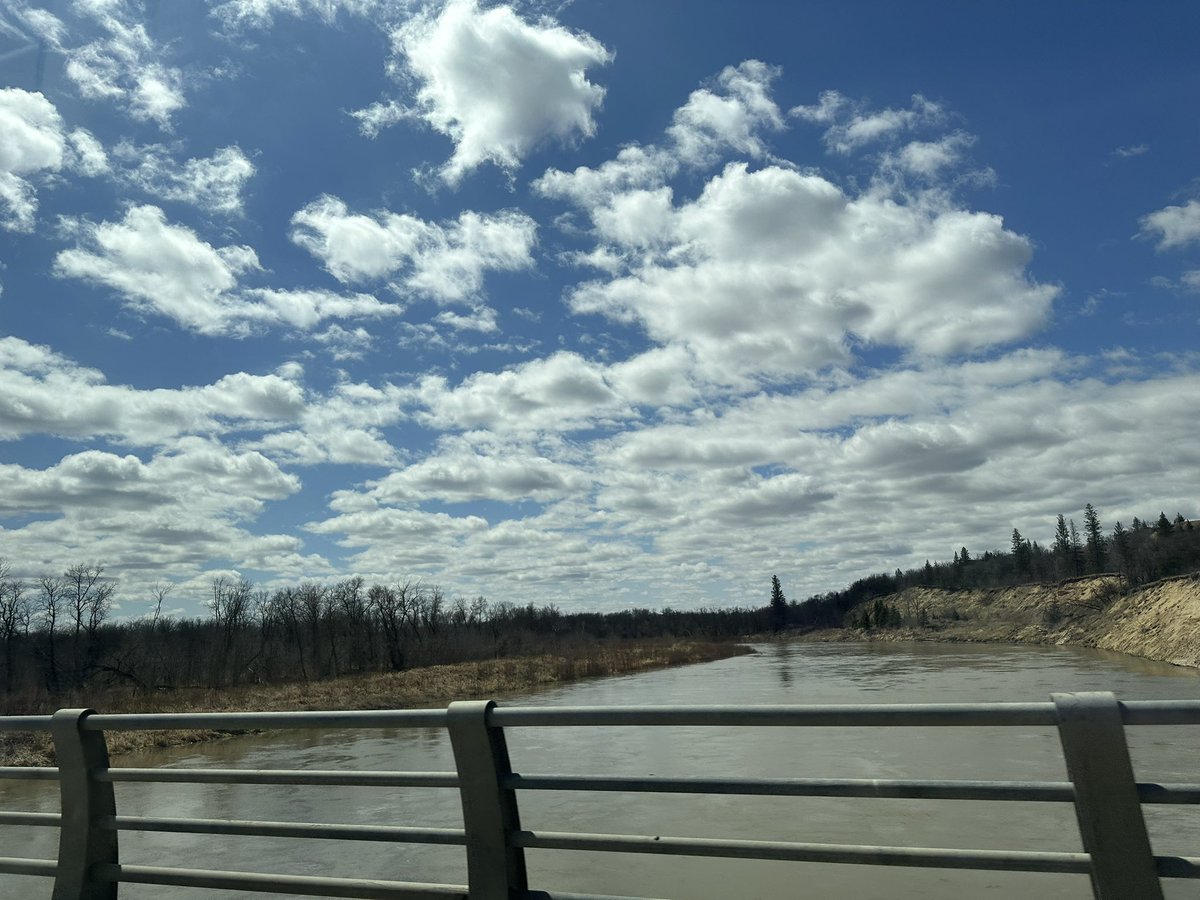 A little chilly out but at least the sky is pretty :3
