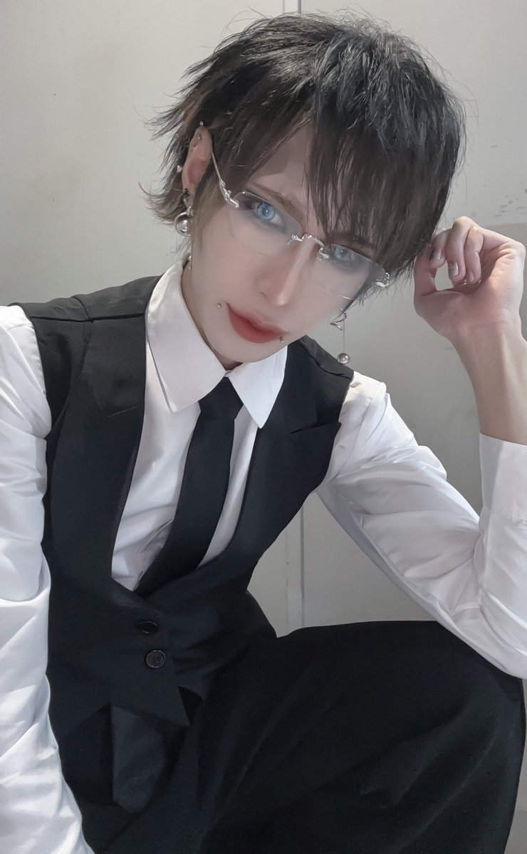 めろん tweet media