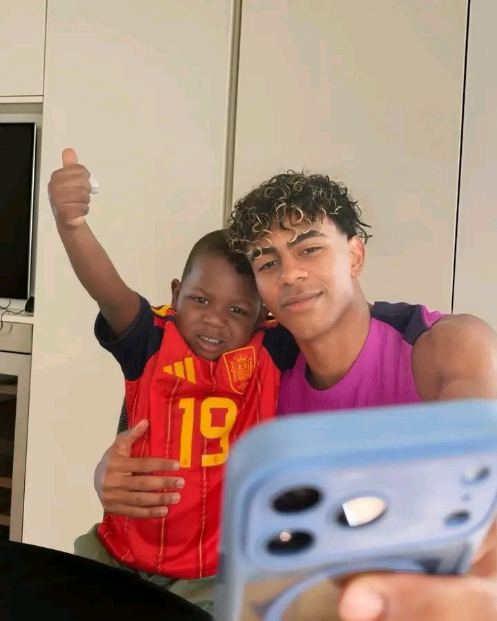 Lamine Yamal and his brother🙂