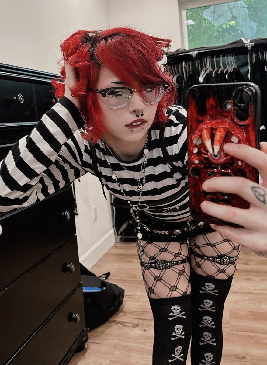kaiisyourking's tweet photo. coolest femboy you've ever seen https://t.co/E0wG60h91z