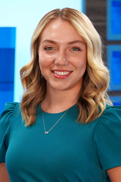 mr_vossen's tweet photo. MedCityNews
#SEMN #Kttc
#MinnesotaNews
#LocalJournalism
#RochesterMinnesota #OliviaProndzinski
#KTTC #KTTCNews #RochesterMN
#KTTCOlivia
She's highly qualified. Knows how to read "without-souding-like-ROBOT, and doesn't need to conduct the news with her hands. https://t.co/zoB09nBXW4
