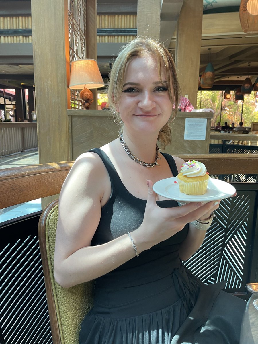 ✨Kim Rakauskas✨ tweet media