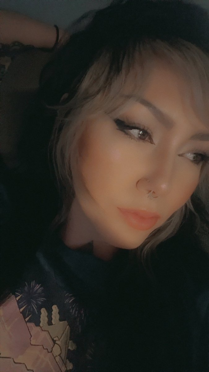 Fire-breathing bitch queen tweet media