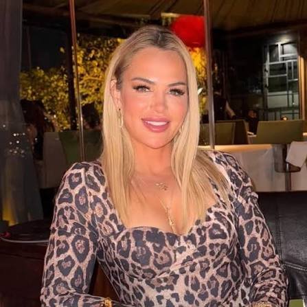 V for Vendetta tweet media