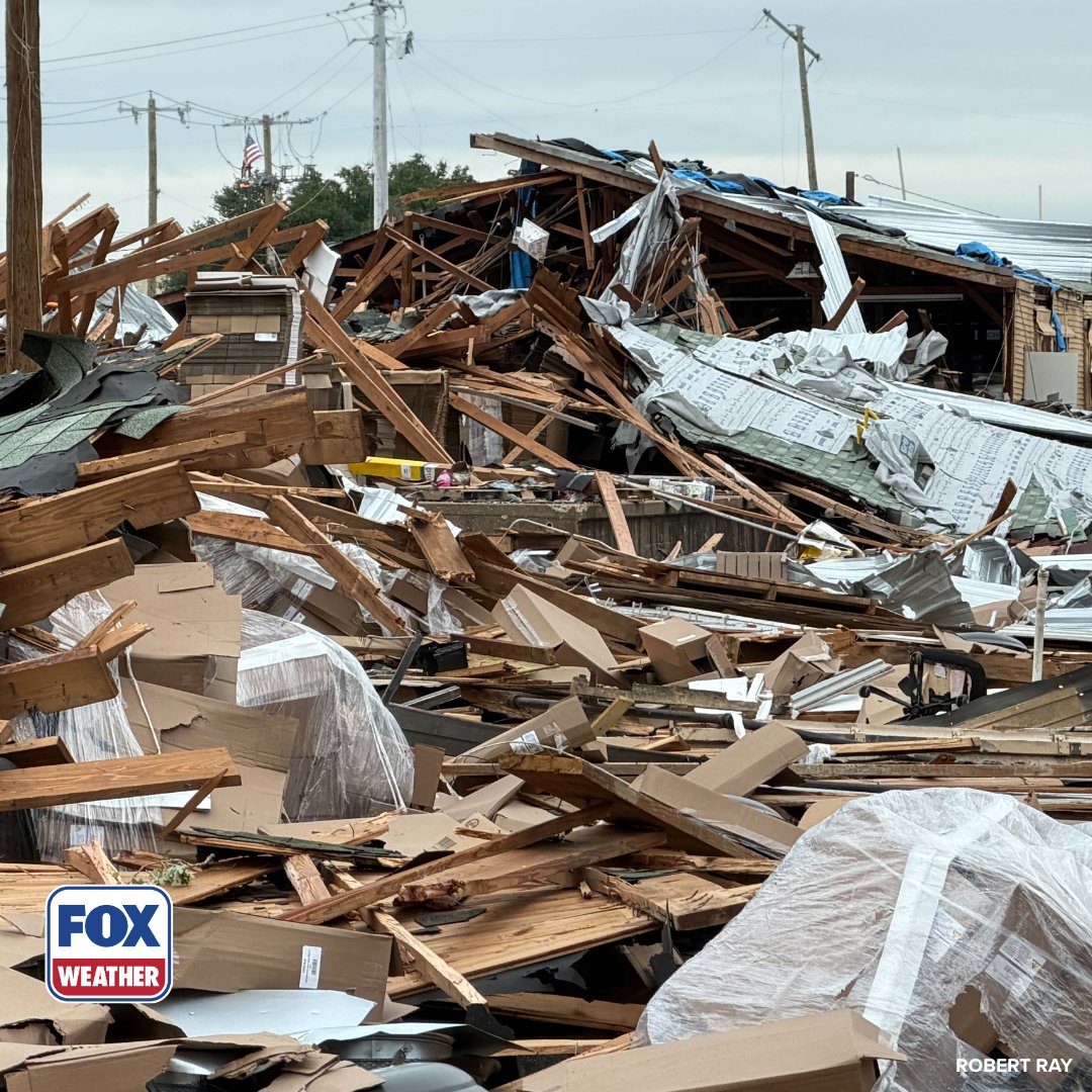 foxweather's tweet image. GROUND TRUTH: A destructive tornado tore through the town of Mineral Wells in north Texas, leaving a trail of significant structural damage and injuries. FOX Weather Meteorologist @RobertRayWx  is live on the ground bringing you the latest on this disaster.

#texas #tornado