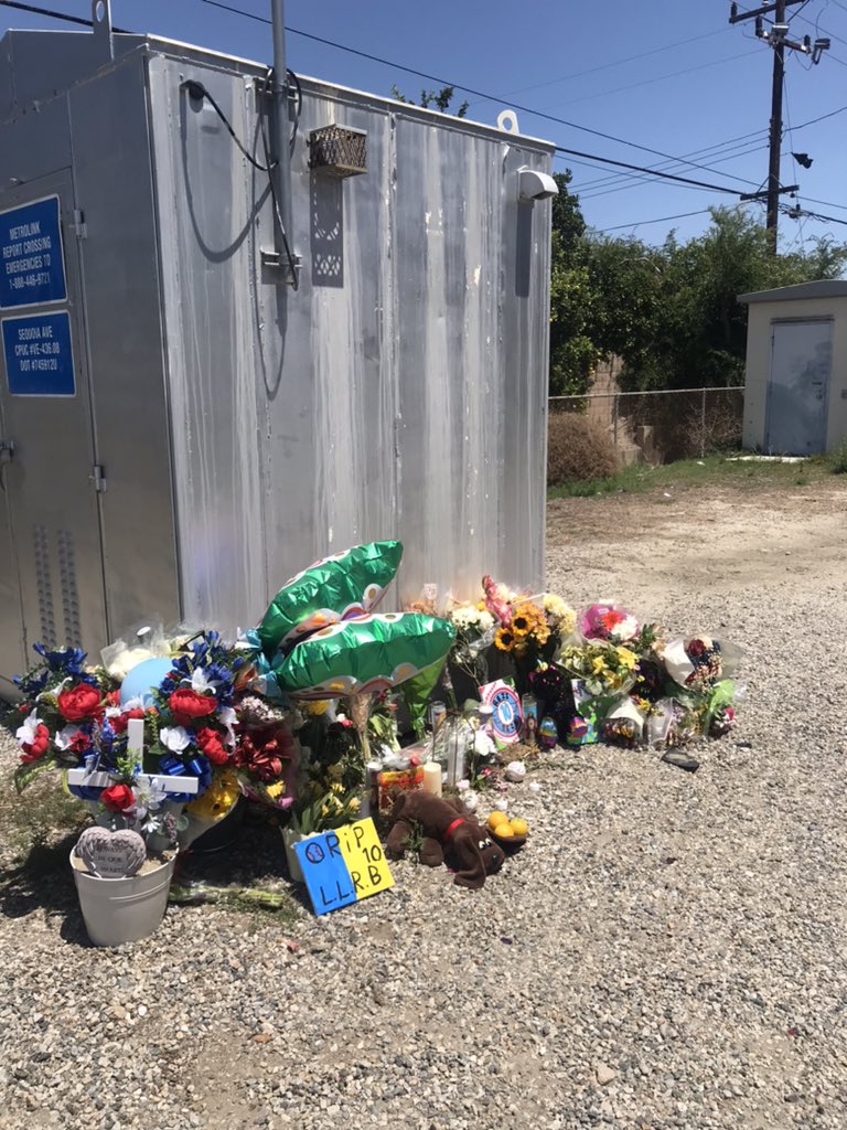 xpertss97_jeff's tweet image. Here’s the memorial at the Sequoia crossing: #RIP