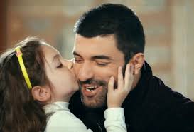 NereaG11's tweet photo. #BerenGençalp de #SefirinKızı volvería a repetir con #EnginAkyürek como su papá hablando de él con tanto amor y respeto es muy bonita nuestra Melek #SanMel 
Que maravilla y que grande está la amamos ,gracias por hablar así de nuestro actor. 
Muchos éxitos 
👏👏🫶🫶❤️❤️❤️ https://t.co/sbspK68GCm