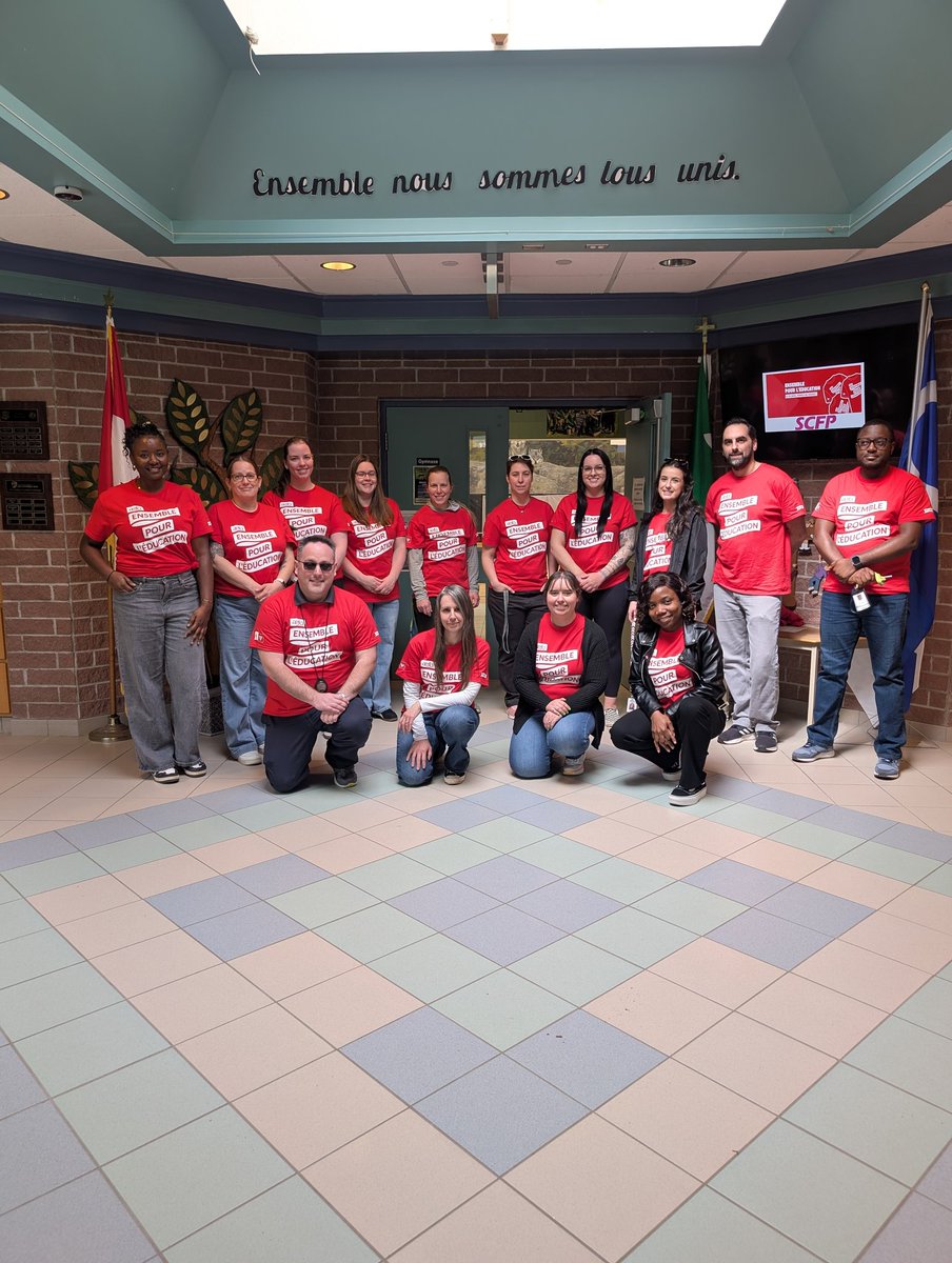 aefo_unite63's tweet photo. Les membres de #AEFO63 à St-Dominique Savio s'unissent pour une journée d'action provinciale. #red4ed https://t.co/ScNdAoeAqj