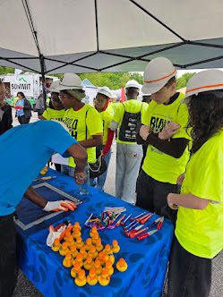 GMSVikings's tweet image. Hard hats, big smiles, and even bigger dreams 🏗️💛 Our students had an amazing time exploring the world of construction—hands-on, high energy, and full of future possibilities! #CareerDay #FutureBuilders #HandsOnLearning