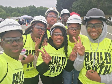 GMSVikings's tweet image. Hard hats, big smiles, and even bigger dreams 🏗️💛 Our students had an amazing time exploring the world of construction—hands-on, high energy, and full of future possibilities! #CareerDay #FutureBuilders #HandsOnLearning