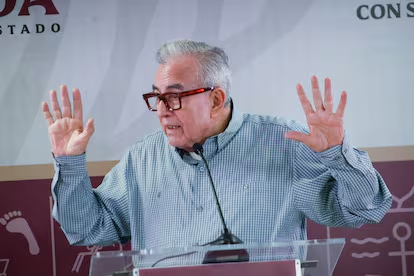 PamCerdeira's tweet image. 🚨 Los cargos de los acusados por Estados Unidos por narcotráfico a favor del Cártel de Sinaloa:

1. Rubén Rocha Moya: Gobernador de Sinaloa.

2. Enrique Inzunza Cázarez: Senador de la República por Sinaloa (Morena).

3. Enrique Díaz Vega: Ex Secretario de Administración y