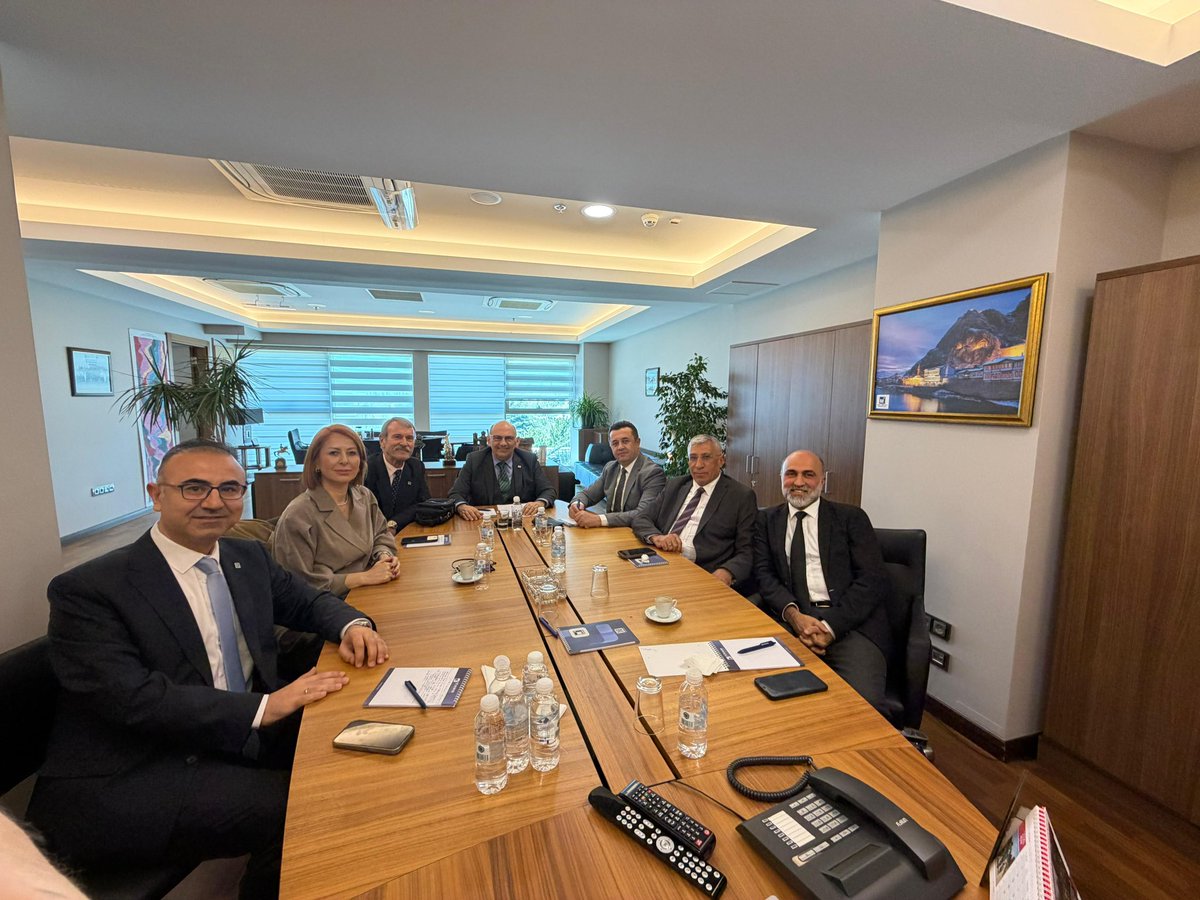 LeventSatilmis's tweet photo. TÜRMOB İşyerleri Hizmet ve Kalite İzleme Kurulu toplantımız #turmob https://t.co/gEx2o7HEFv