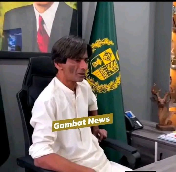 The Federal Minister for Information <a href="/TararAttaullah/">Attaullah Tarar</a> 🙏🏻❤️ gifted this young man an iPhone specially invited him from Sindh to Islamabad,gave him cash, and even provided him with a Grade 16 job atptv  No amount of appreciation for this initiative by the Federal Minister is enough.