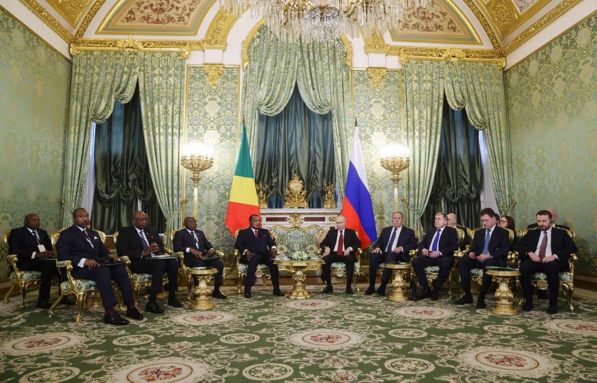 mfa_russia's tweet image. 🇷🇺🇨🇬 President Vladimir #Putin to President of the Republic of the Congo Denis Sassou #Nguesso:

🤝 Russia &amp;amp; the Congo have enjoyed full-fledged &amp;amp; good relations.

We appreciate that Russia is the first country you visited upon inauguration.

t.me/MFARussia/29593

#RussiaCongo
