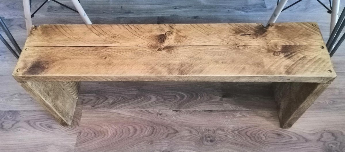 PeacockChoc's tweet image. Chunky Reclaimed Wood Bench | Rustic Farmhouse Seating tuppu.net/a413c1c2 #handmadefurniture #homeoffice #shelving #greetingscard #housewarming #rusticfurniture #chocolate #lakedistrict #Photography #birthday #RusticDiningBench