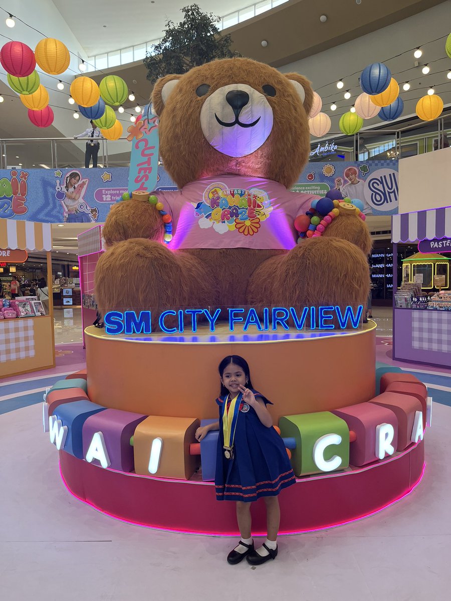 Looking back to this day.

Her first year in school, she was wondering why her classmates have big medal and she doesn’t. I said, she needs to study hard.

The next year, not only she did study hard for big medal. She even ended up the top student and gave a speech too 😊