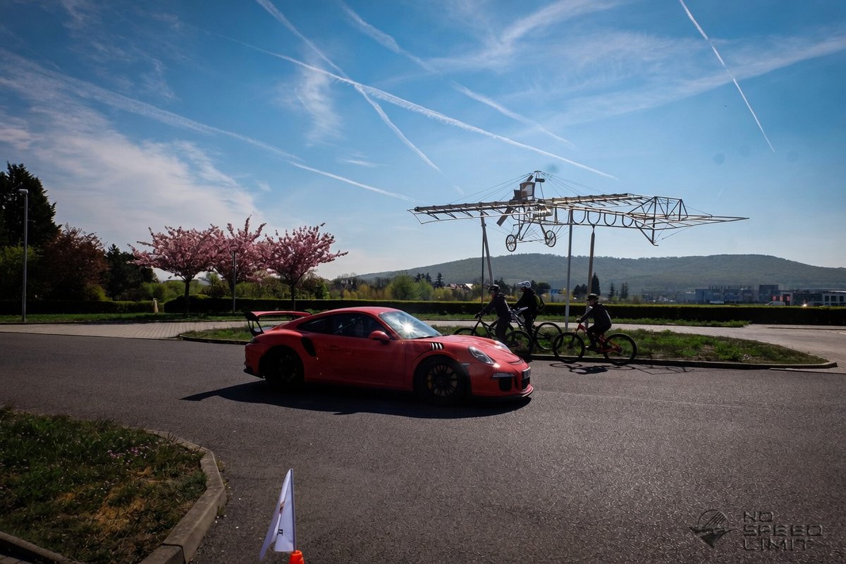 NoSpeedLimit_it's tweet photo. #Porsche911GT3RS attending the 2026 Porsche Club Praha at
Aeroporto Mladá Boleslav (CZ) 🇨🇿 🛩 #LKMB #porscheclubpraha #porschefriends #thereisnosubstitute #carsandplanes
For more: https://t.co/7dOhokpE4R https://t.co/EqzLppvjSG