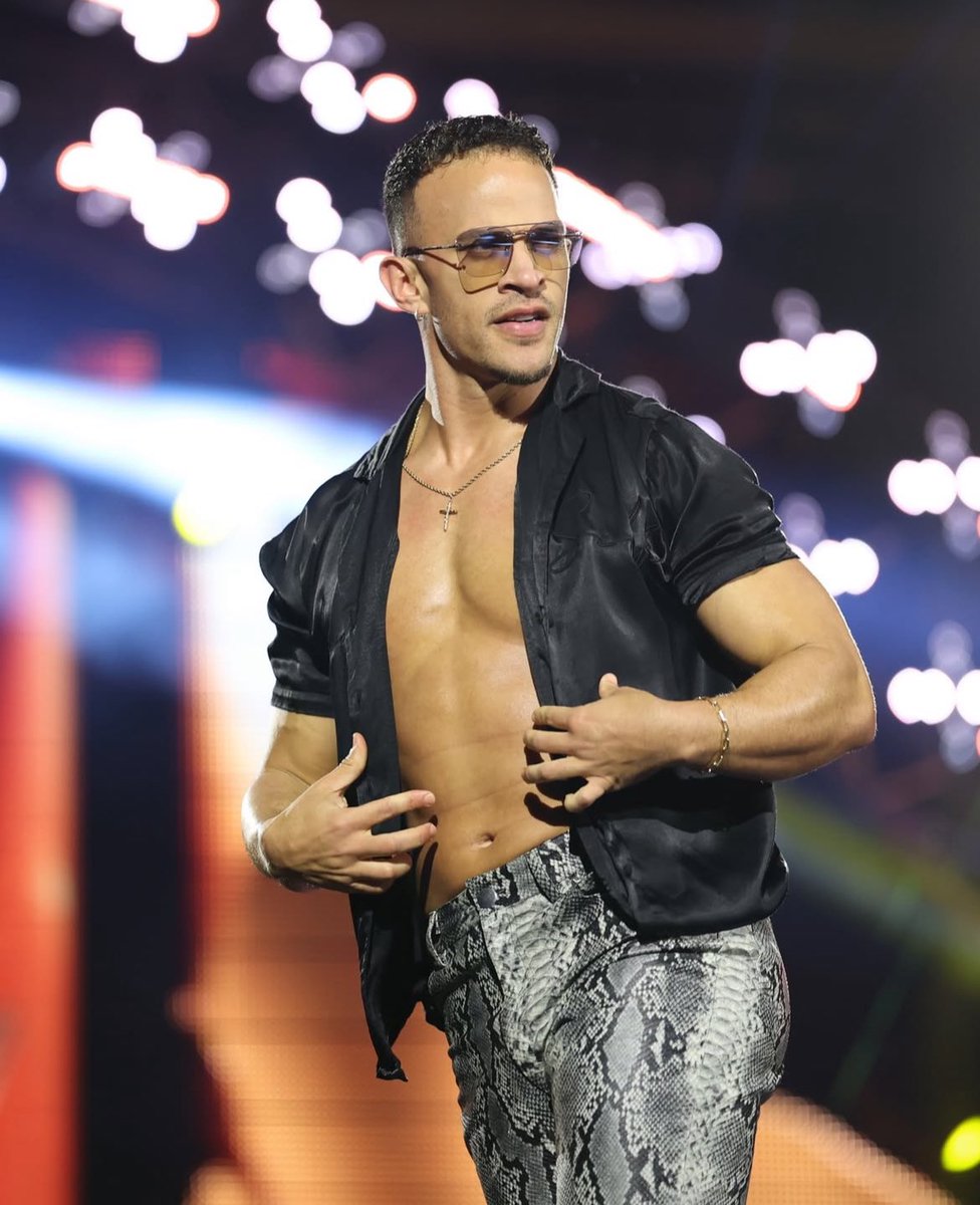 Roman Reigns SZN 💥 tweet media