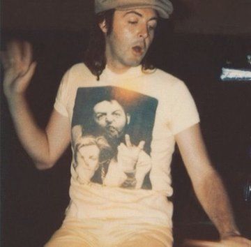 piolho do saco do paul mccartney tweet media